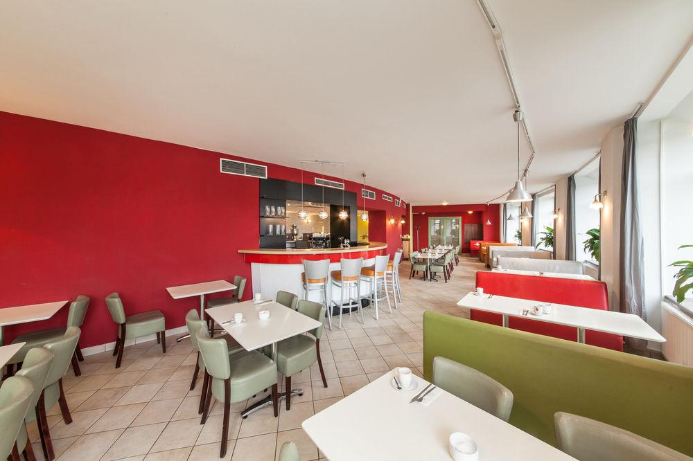 Hotel Vitkov Prag Exteriör bild