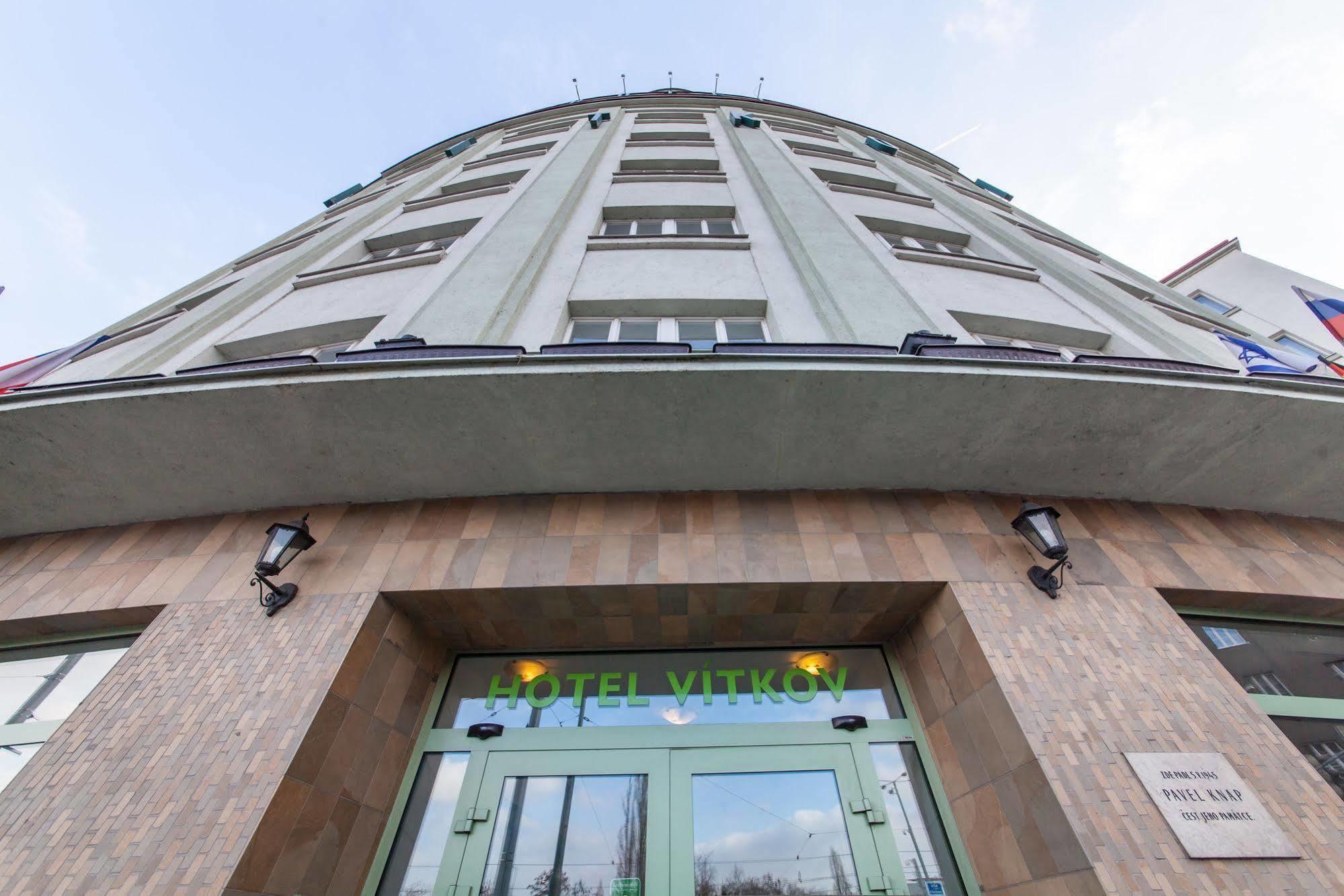 Hotel Vitkov Prag Exteriör bild
