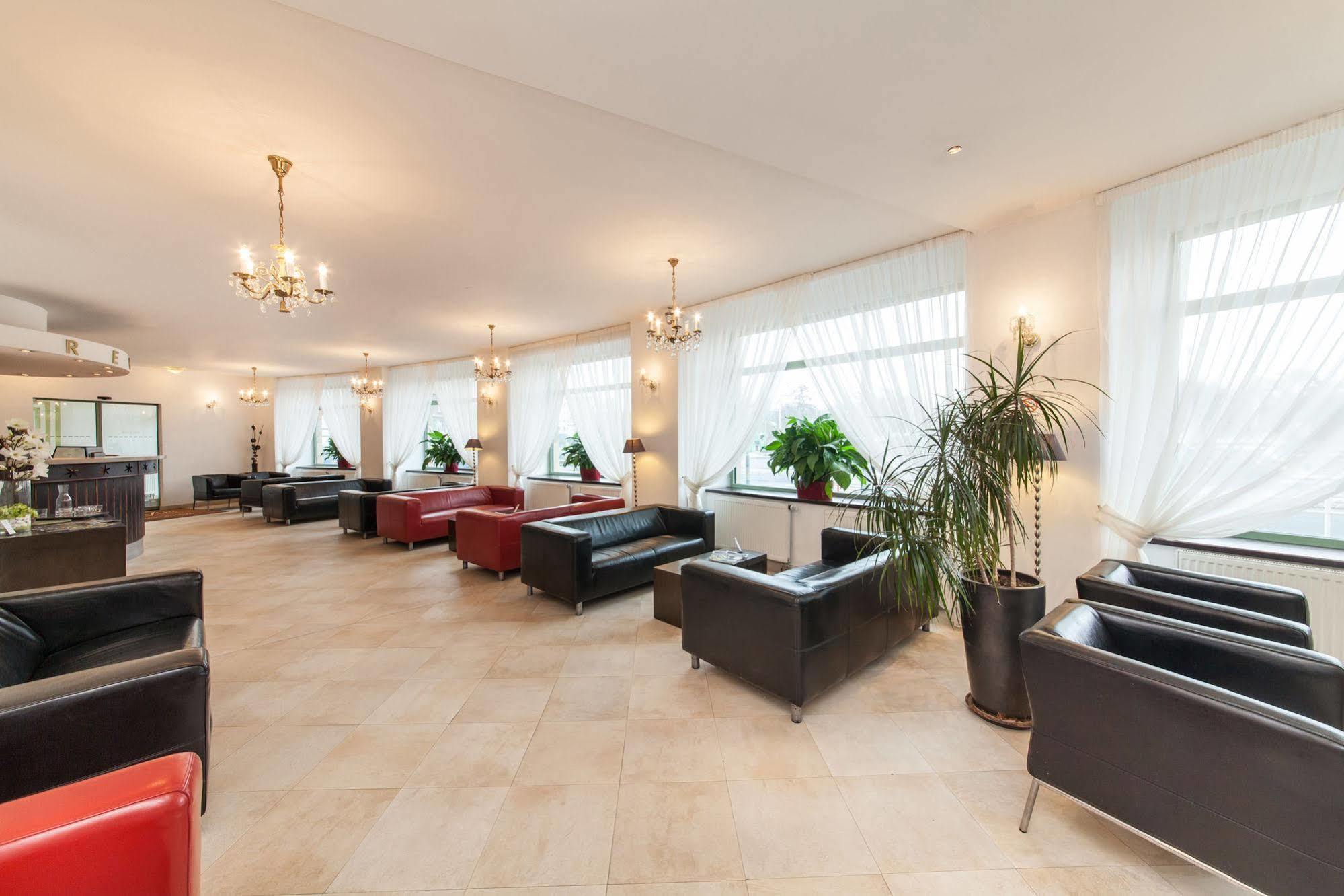 Hotel Vitkov Prag Exteriör bild
