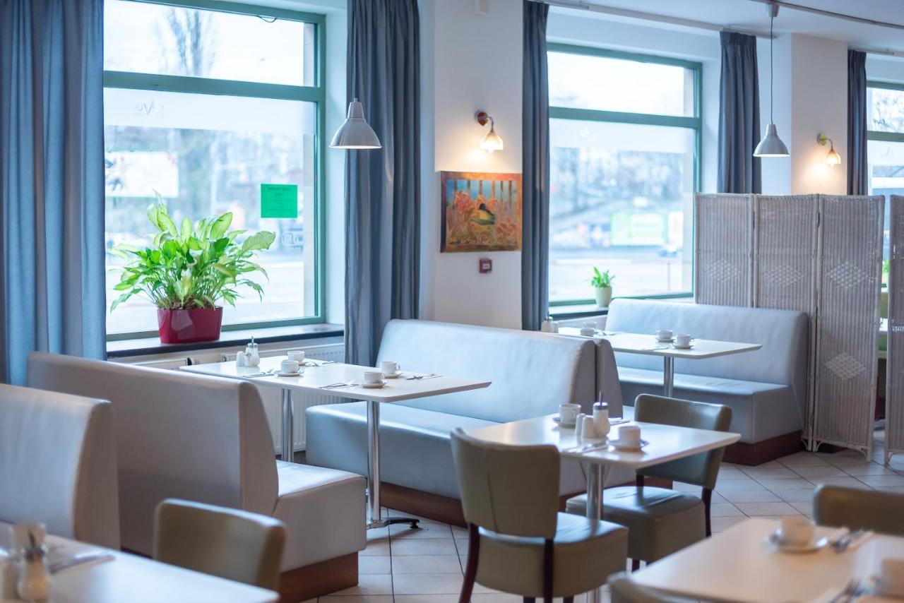Hotel Vitkov Prag Exteriör bild