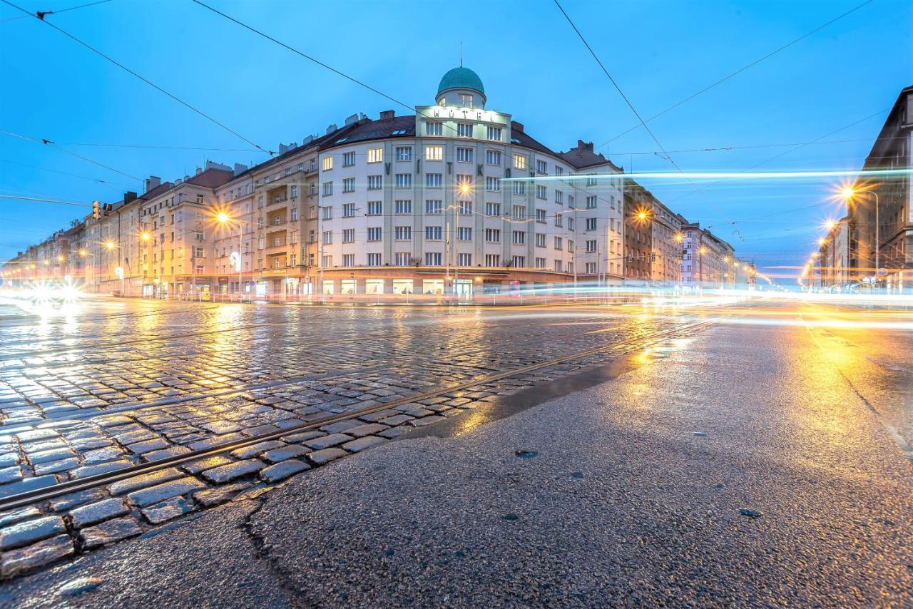 Hotel Vitkov Prag Exteriör bild