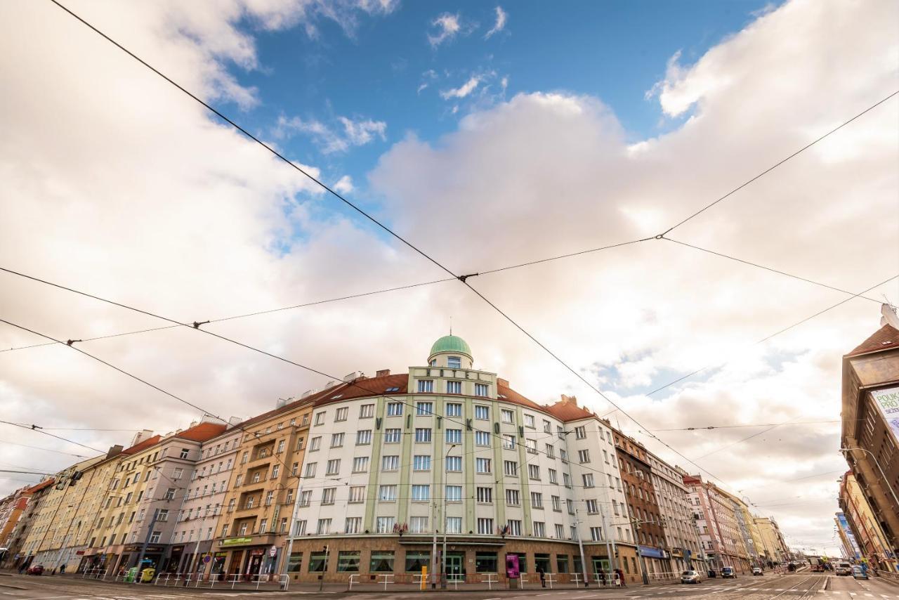 Hotel Vitkov Prag Exteriör bild